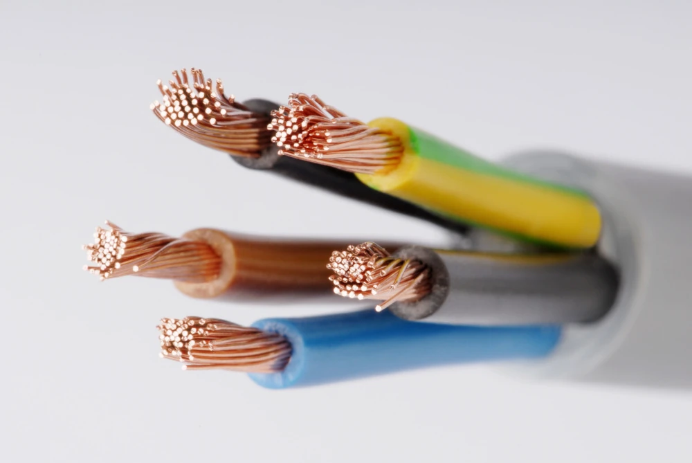 colores de cables electricos en instalacion trifasica